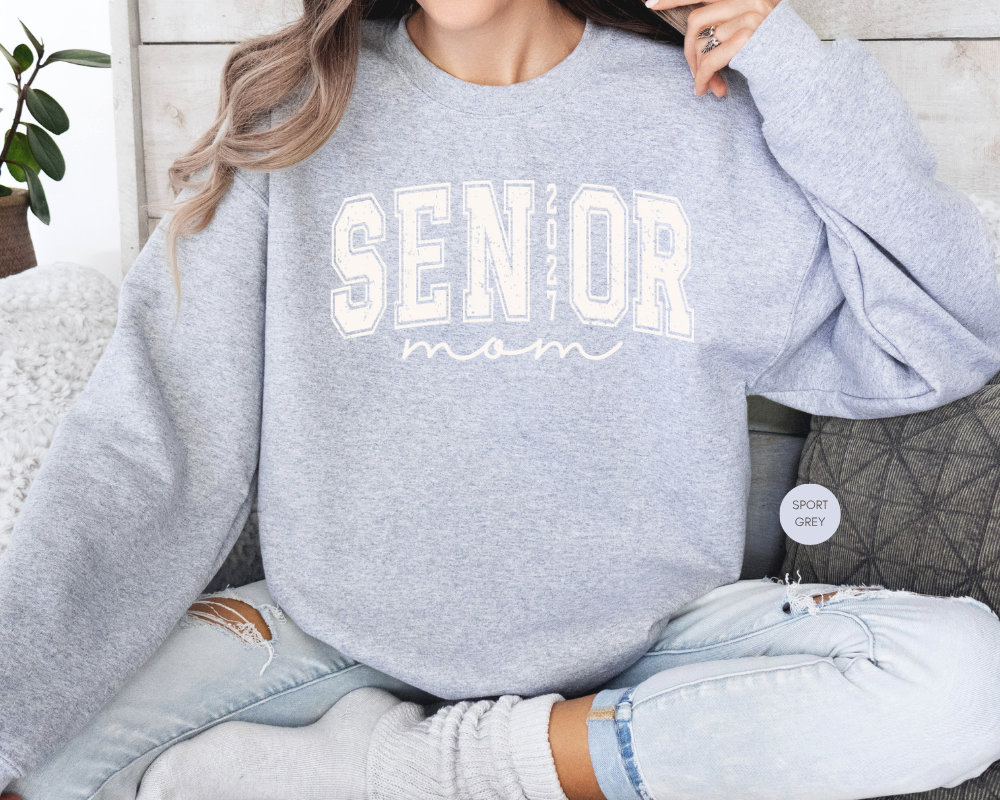 Senior Mom 2027 Sweatshirt | Class of 2027 Varsity Crewneck | Proud Senior Mom Pullover