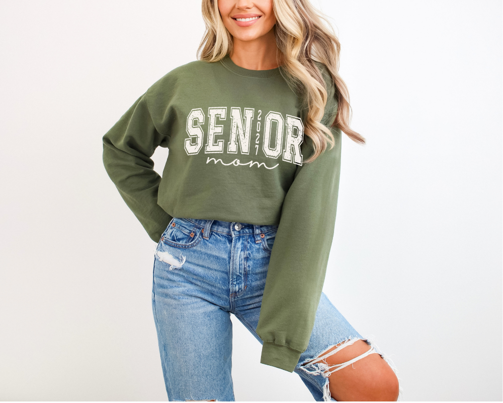 Senior Mom 2027 Sweatshirt | Class of 2027 Varsity Crewneck | Proud Senior Mom Pullover