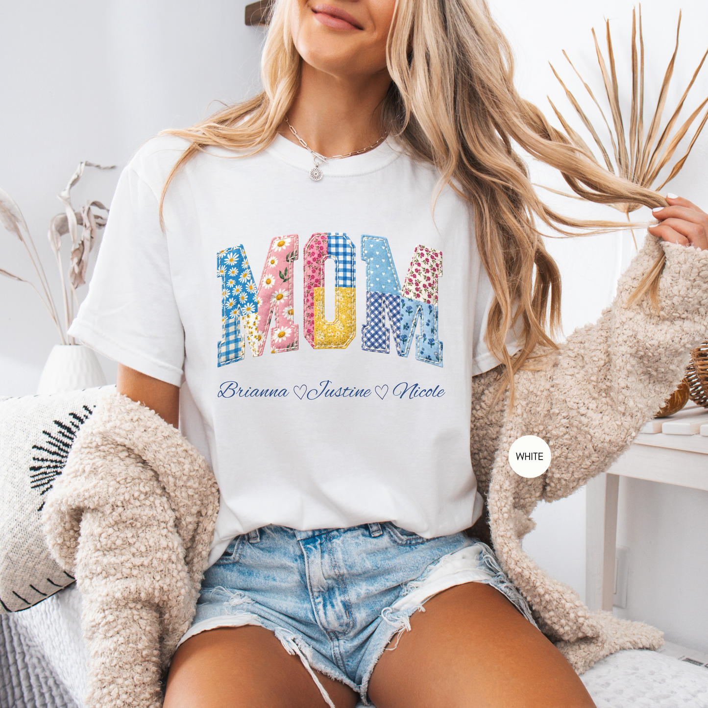 Custom MOM Faux Patchwork Shirt with Kids Names – Personalized Floral Mom Tee