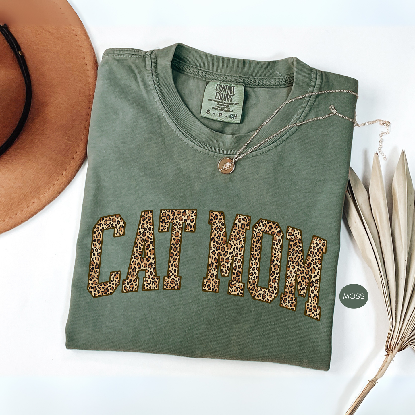 Cat Mom Leopard Shirt – Trendy Animal Print Graphic Tee for Cat Lovers