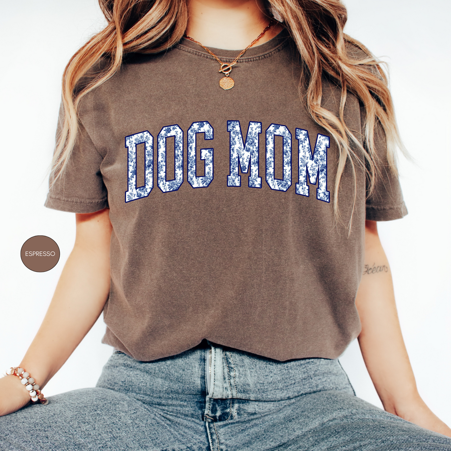 Dog Mom Floral T-Shirt – Cute Berry Graphic Tee Gift for Dog Lovers