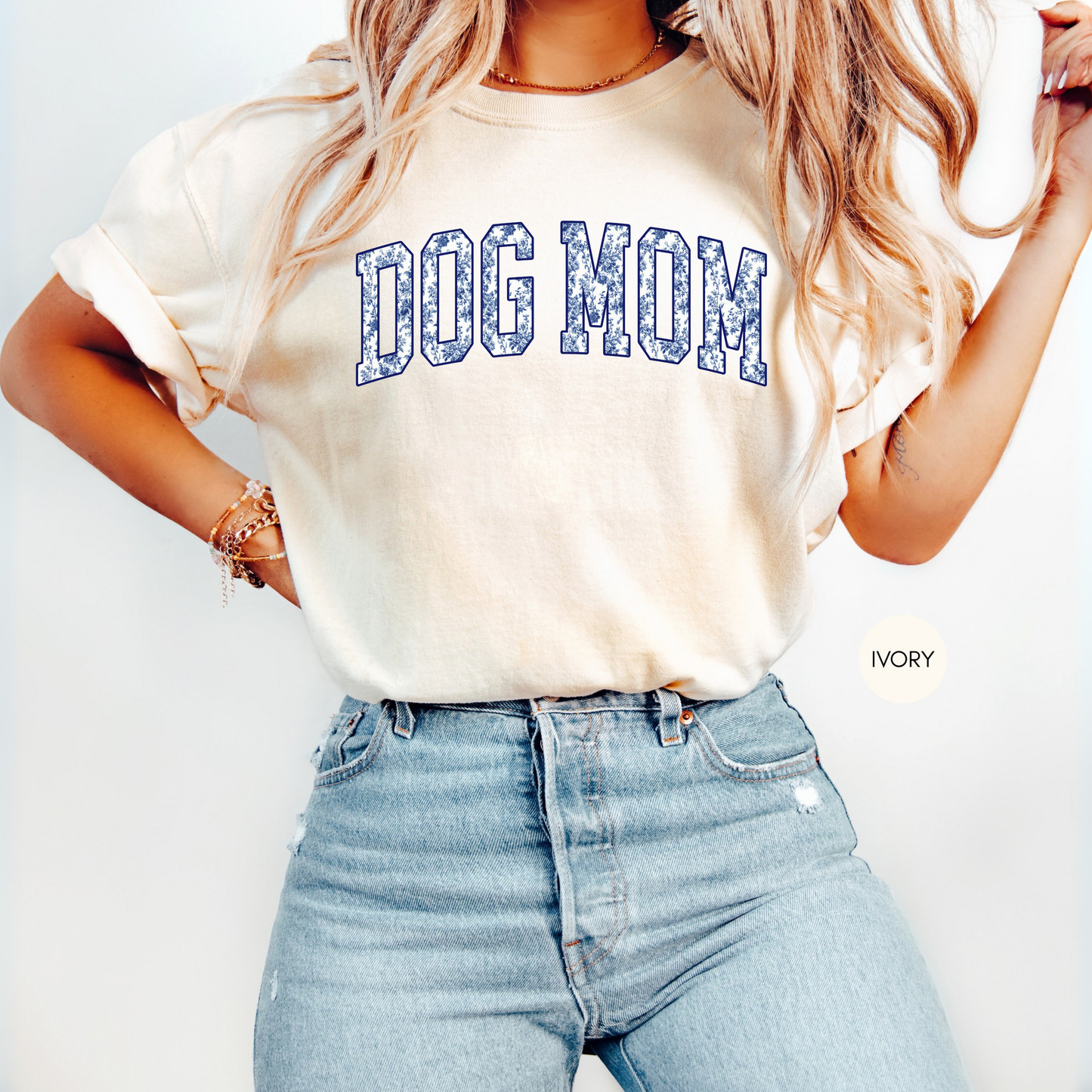 Dog Mom Floral T-Shirt – Cute Berry Graphic Tee Gift for Dog Lovers