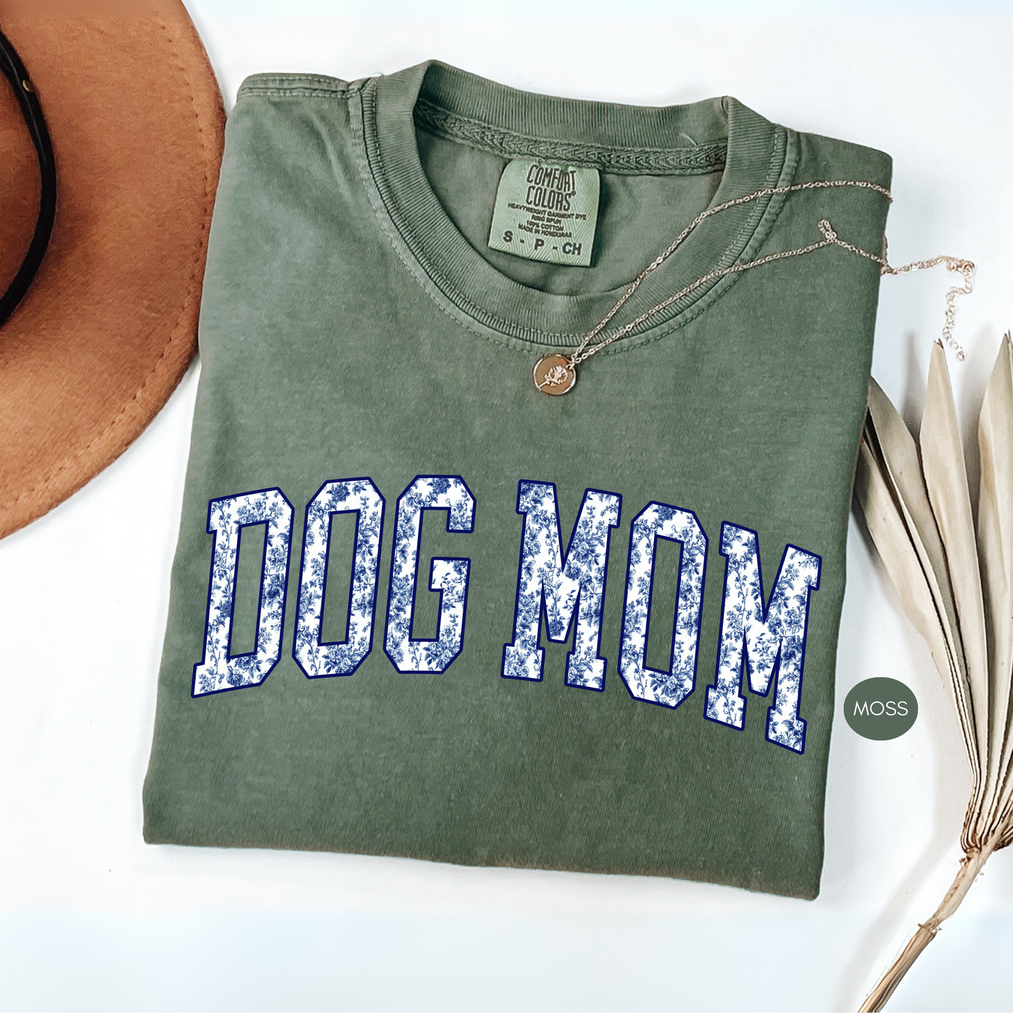 Dog Mom Floral T-Shirt – Cute Berry Graphic Tee Gift for Dog Lovers