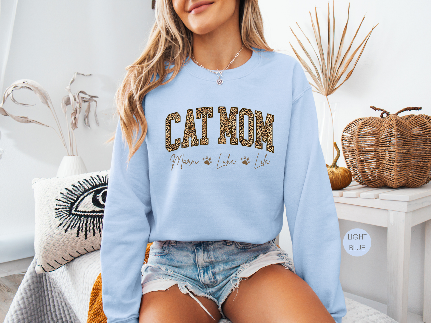 Personalized Cat Mom Leopard Sweatshirt – Custom Pet Name Crewneck Gift for Cat Lovers
