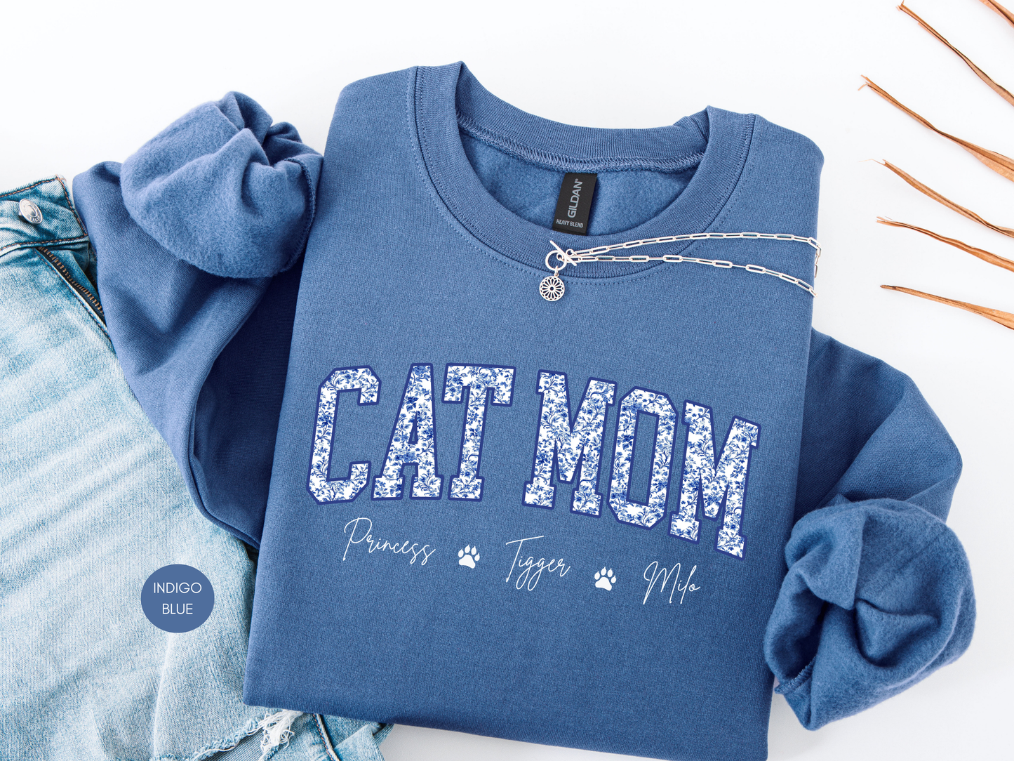 Personalized Cat Mom Floral Sweatshirt – Custom Pet Name Navy Crewneck Gift for Cat Lovers